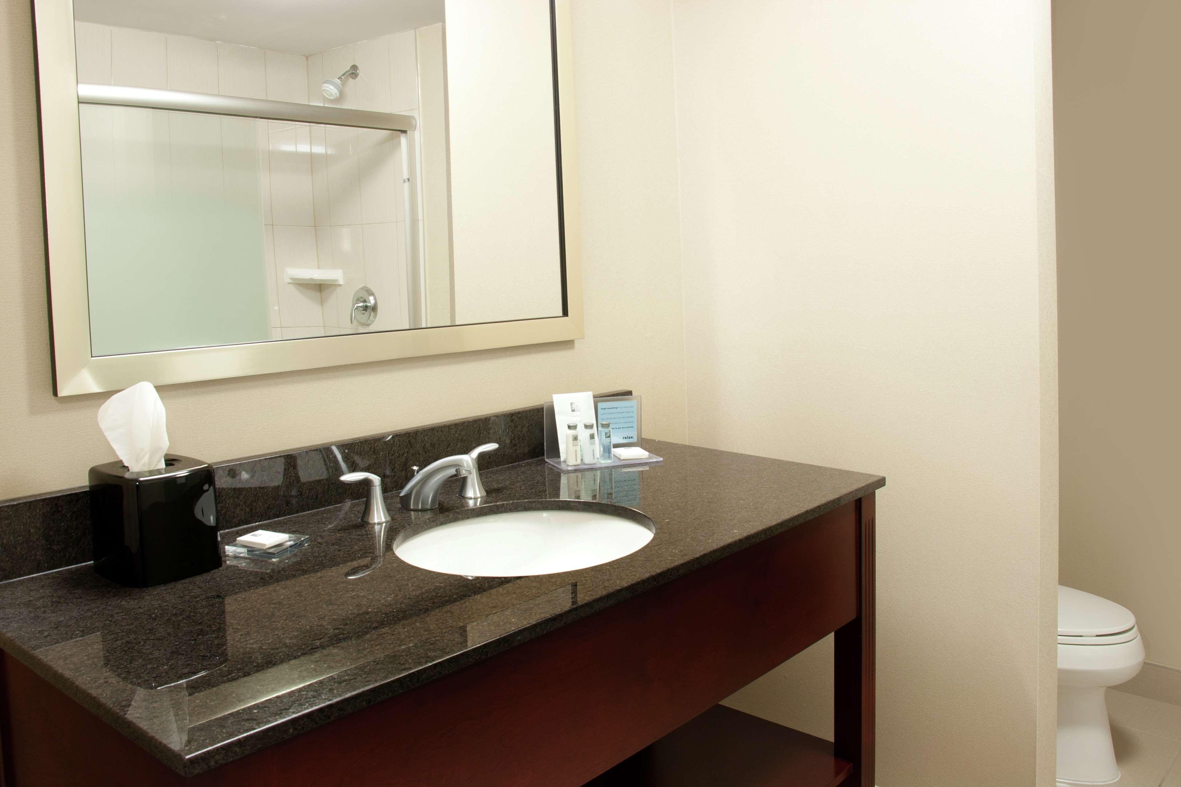 Hampton Inn By Hilton Brampton - Toronto Exterior photo