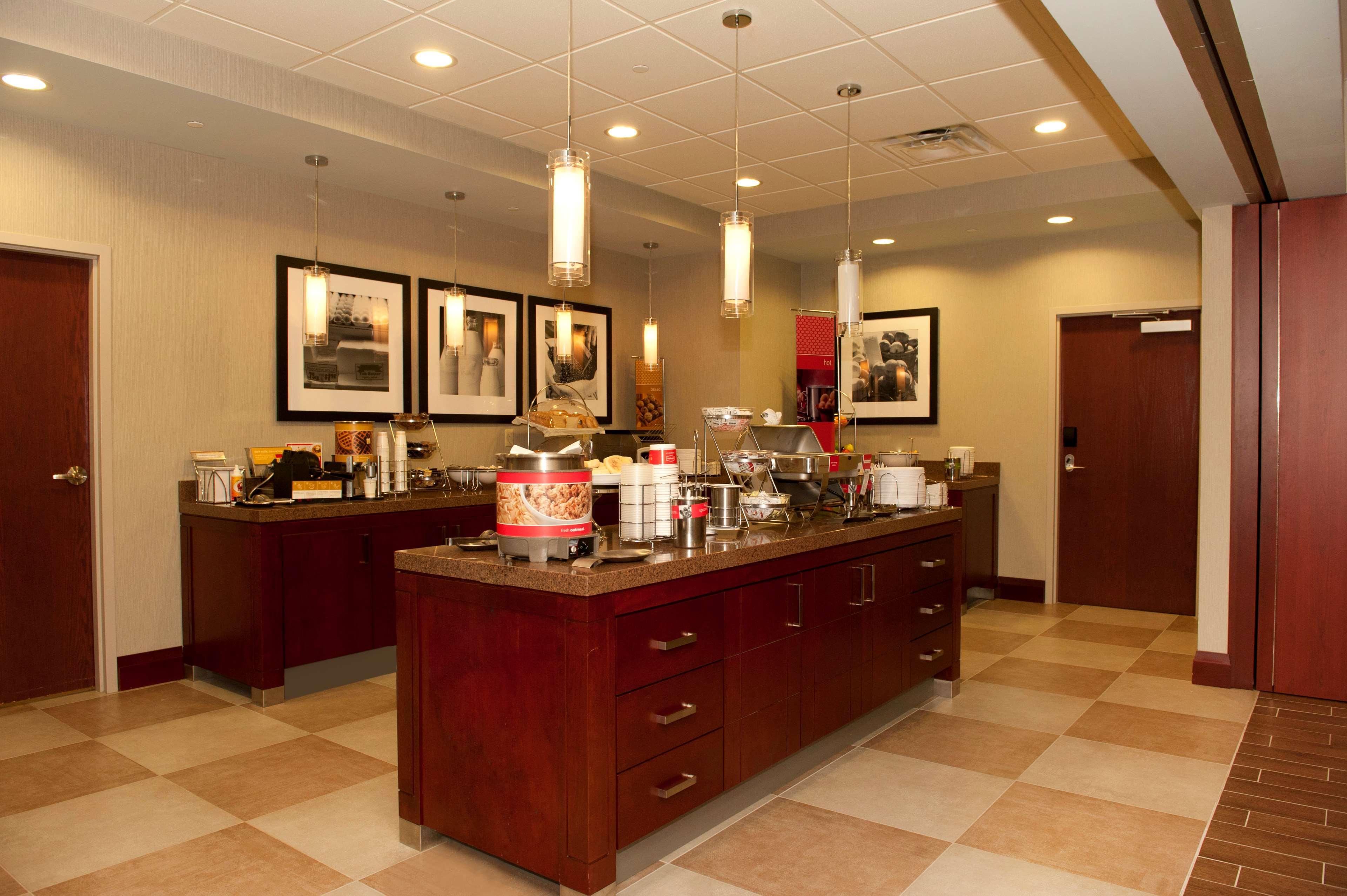 Hampton Inn By Hilton Brampton - Toronto Exterior photo