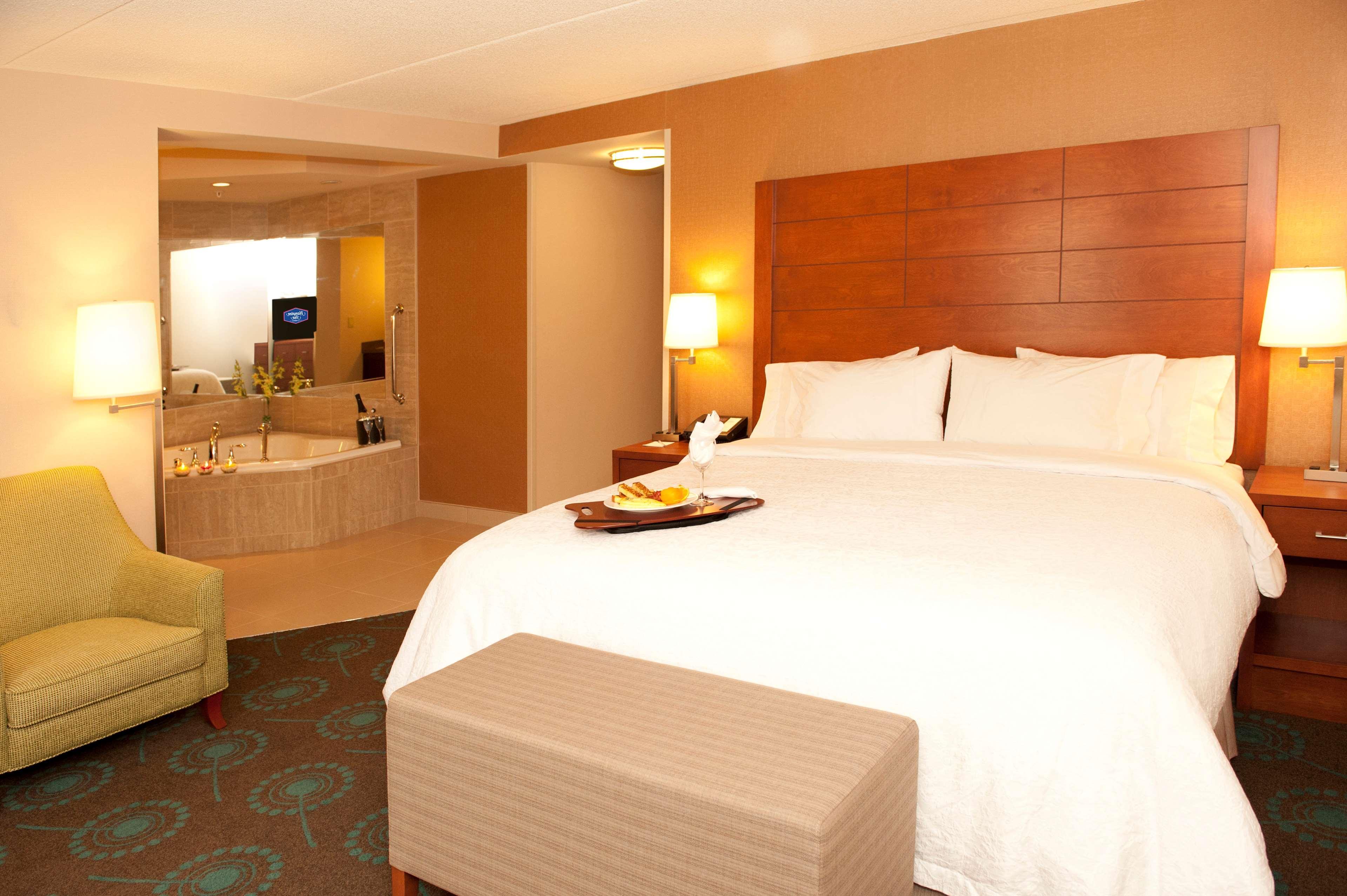 Hampton Inn By Hilton Brampton - Toronto Exterior photo
