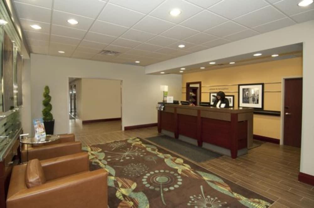 Hampton Inn By Hilton Brampton - Toronto Exterior photo
