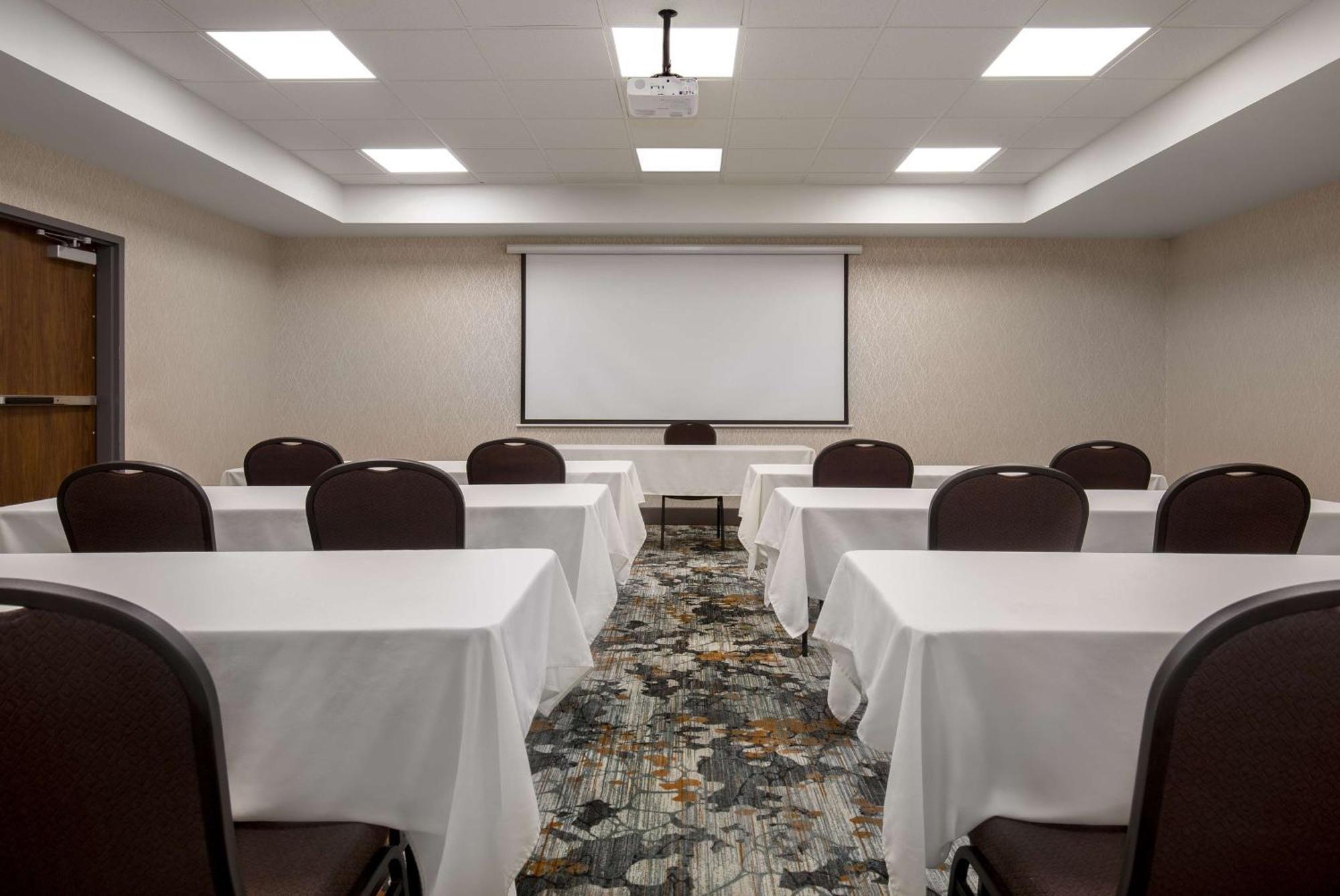 Hampton Inn By Hilton Brampton - Toronto Exterior photo