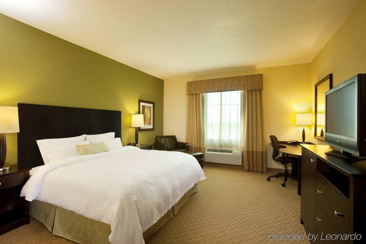 Hampton Inn By Hilton Brampton - Toronto Room photo